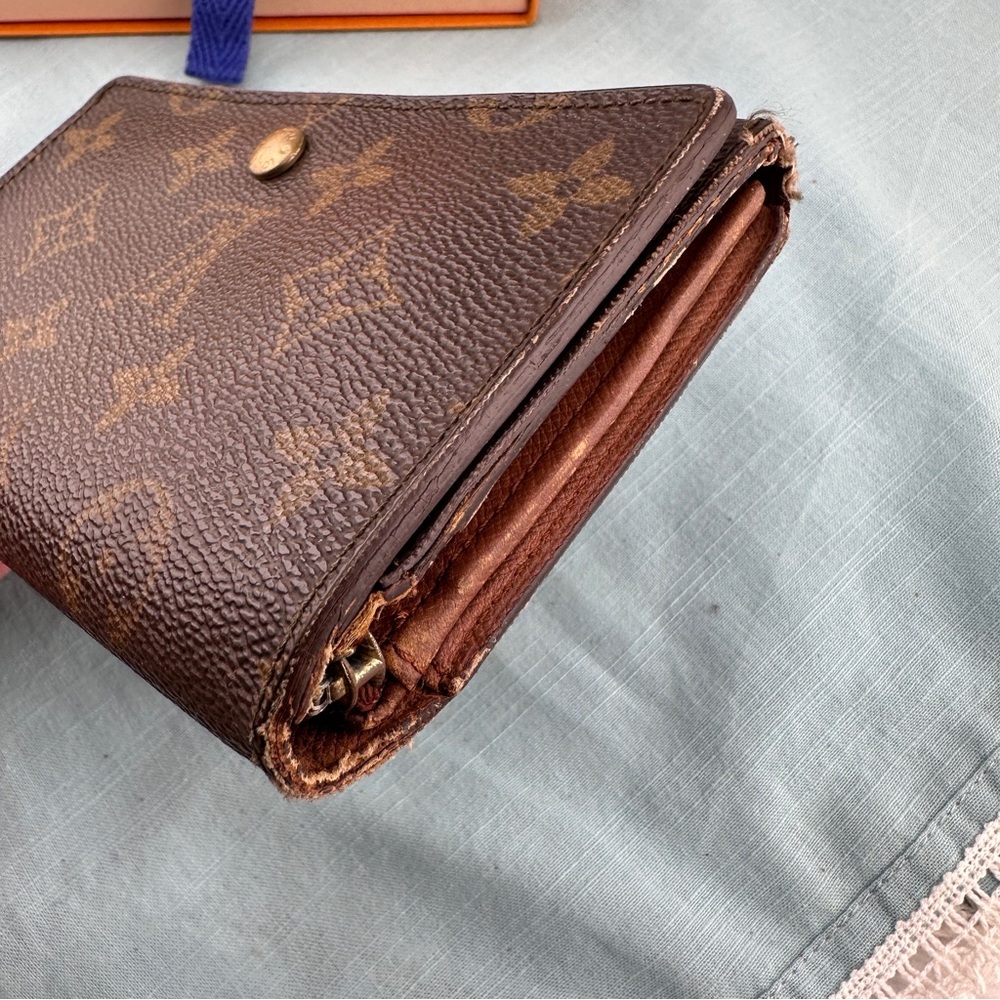AUTHENTIC LOUIS VUITTON Monogram Porte-Monnaie Billets Tresor Wallet. - Picture 6 of 9